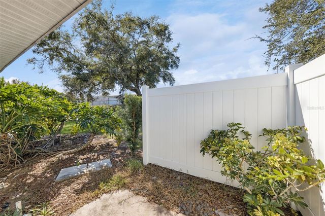 212 RIDGECREST LOOP B, Minneola, FL 34715