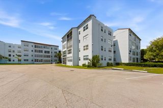 2860 Somerset Drive 412k, Lauderdale Lakes, FL 33311