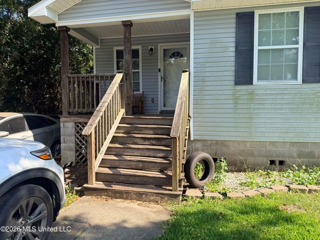1314 School Avenue, Pascagoula, MS 39567