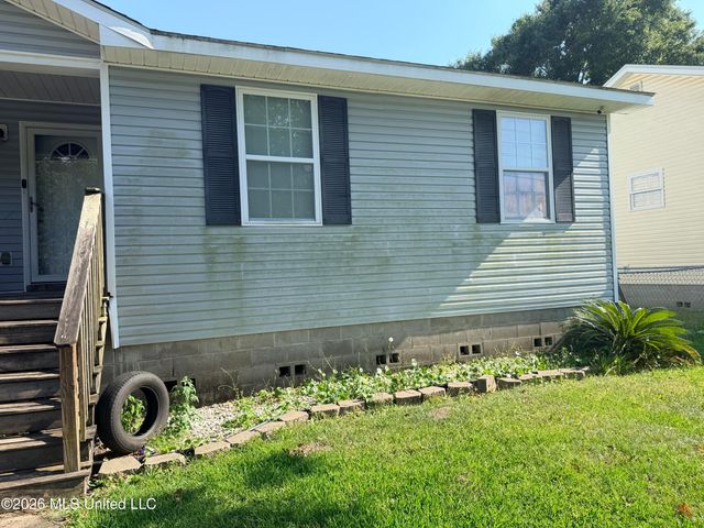1314 School Avenue, Pascagoula, MS 39567