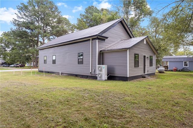 1325 Buckhorn DR, Suffolk, VA 23437