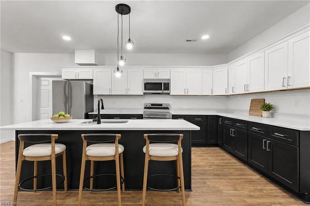 1325 Buckhorn DR, Suffolk, VA 23437