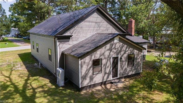 1325 Buckhorn DR, Suffolk, VA 23437