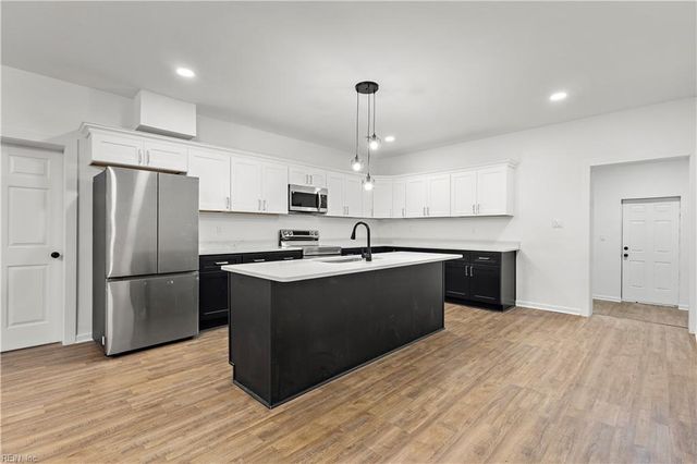 1325 Buckhorn DR, Suffolk, VA 23437
