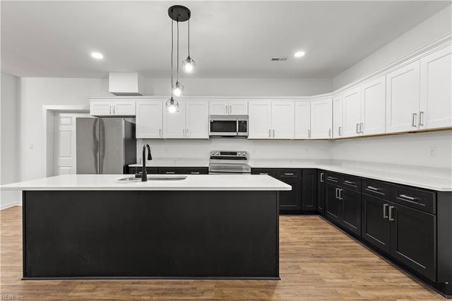 1325 Buckhorn DR, Suffolk, VA 23437