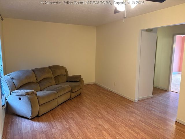 42 Geronimo Drive, St Albans, WV 25177