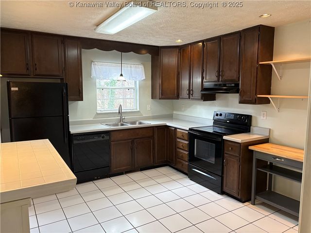 42 Geronimo Drive, St Albans, WV 25177