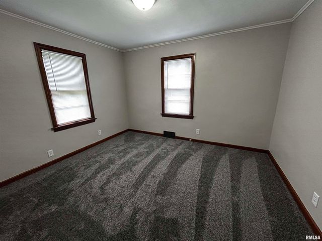 3009 W KRAUSE Avenue, Peoria, IL 61605