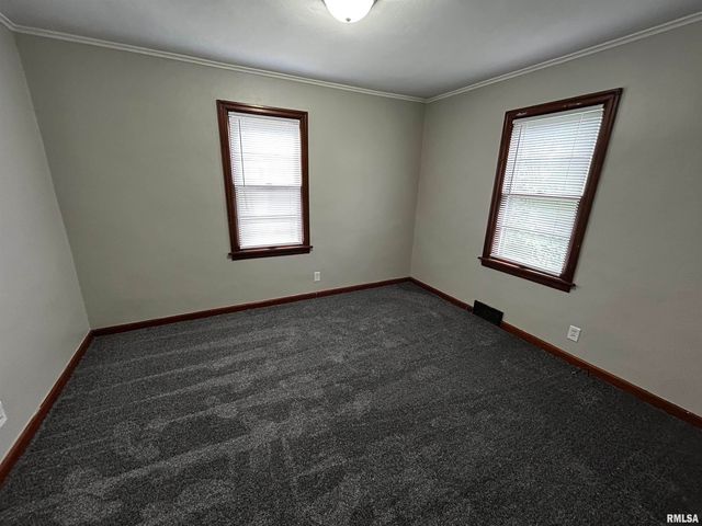 3009 W KRAUSE Avenue, Peoria, IL 61605
