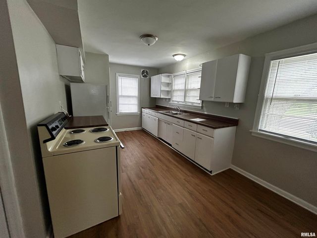 3009 W KRAUSE Avenue, Peoria, IL 61605