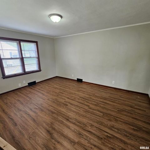 3009 W KRAUSE Avenue, Peoria, IL 61605