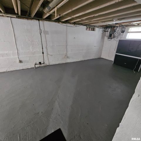 3009 W KRAUSE Avenue, Peoria, IL 61605
