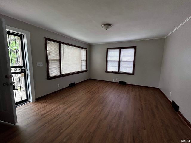 3009 W KRAUSE Avenue, Peoria, IL 61605