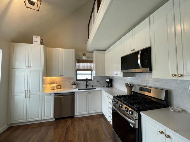 13908 S Brookwood Court, Olathe, KS 66062