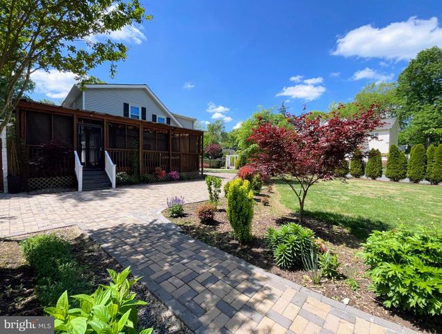 3205 HOLLOWAY RD, Falls Church, VA 22042