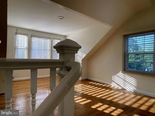3205 HOLLOWAY RD, Falls Church, VA 22042