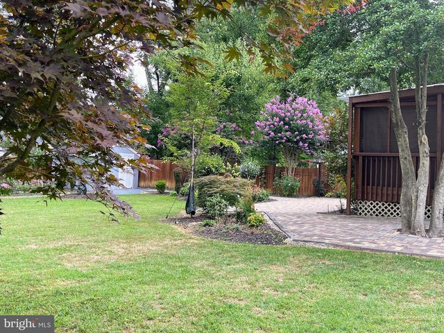 3205 HOLLOWAY RD, Falls Church, VA 22042