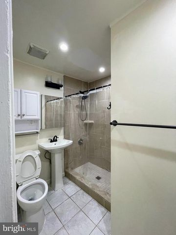 3205 HOLLOWAY RD, Falls Church, VA 22042