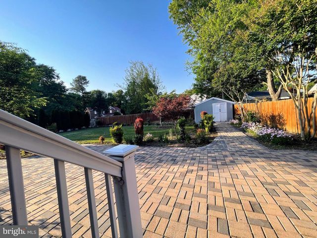 3205 HOLLOWAY RD, Falls Church, VA 22042