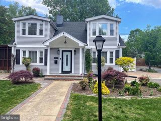 3205 HOLLOWAY RD, Falls Church, VA 22042
