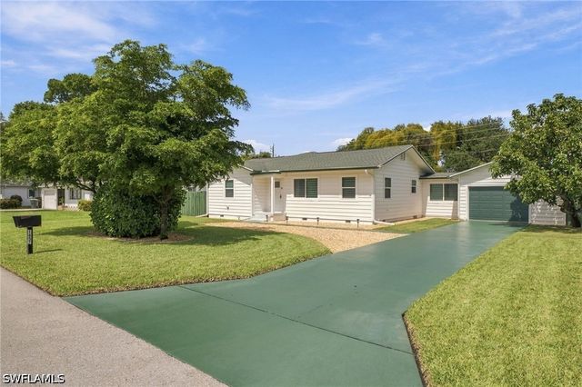 1657 Ardmore RD, Fort Myers, FL 33901