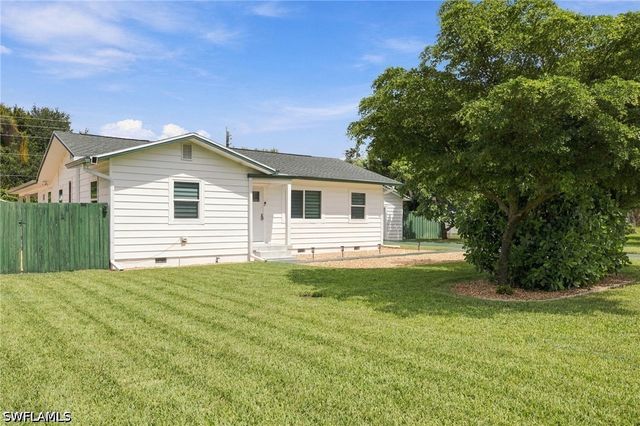 1657 Ardmore RD, Fort Myers, FL 33901
