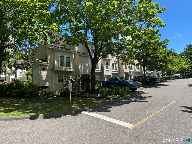 380 Hitchcock Road 60, Waterbury, CT 06705