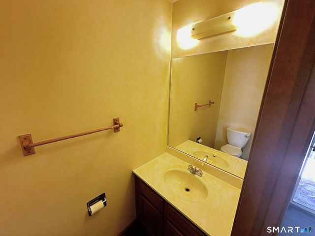 380 Hitchcock Road 60, Waterbury, CT 06705