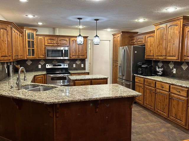 5644 S Winsor Drive, Battlefield, MO 65619