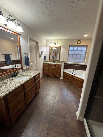 5644 S Winsor Drive, Battlefield, MO 65619