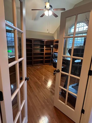 5644 S Winsor Drive, Battlefield, MO 65619