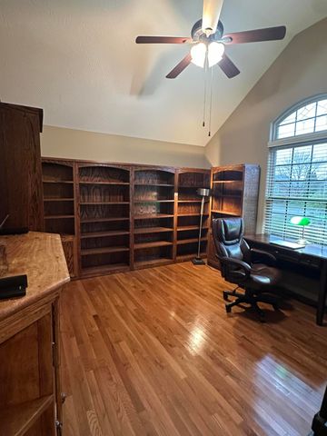 5644 S Winsor Drive, Battlefield, MO 65619