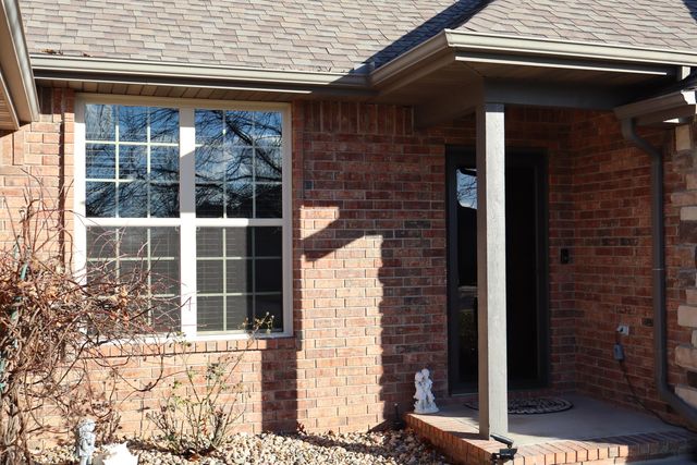 5644 S Winsor Drive, Battlefield, MO 65619