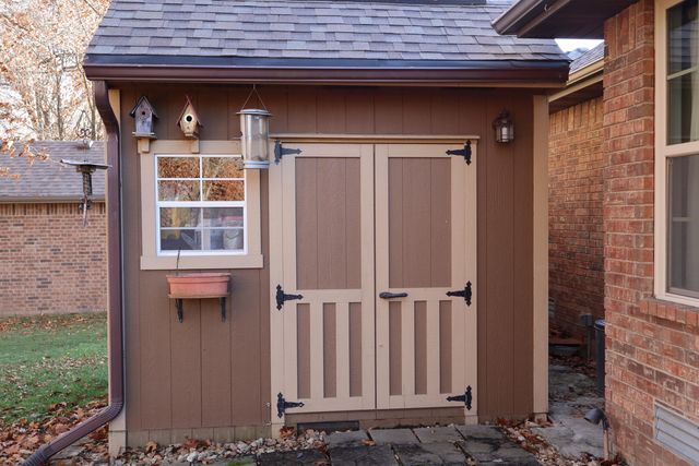 5644 S Winsor Drive, Battlefield, MO 65619