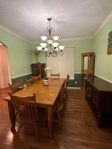 5644 S Winsor Drive, Battlefield, MO 65619