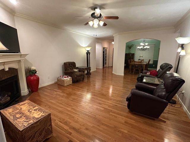 5644 S Winsor Drive, Battlefield, MO 65619