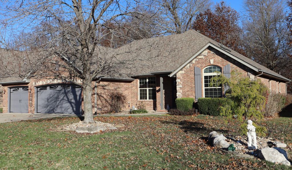 5644 S Winsor Drive, Battlefield, MO 65619