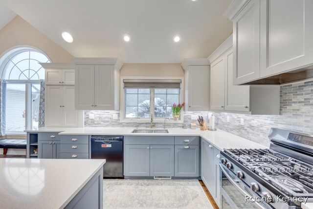 3495 Diamond Ridge Drive, Rockford, MI 49341