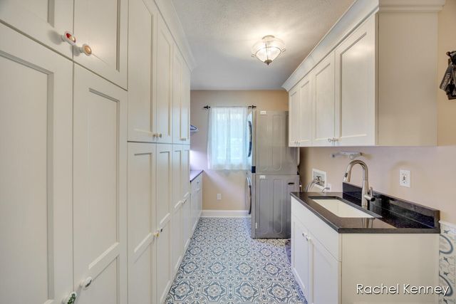 3495 Diamond Ridge Drive, Rockford, MI 49341