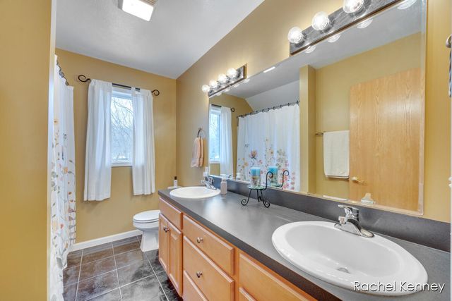 3495 Diamond Ridge Drive, Rockford, MI 49341