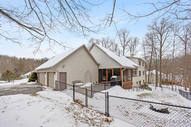 3495 Diamond Ridge Drive, Rockford, MI 49341