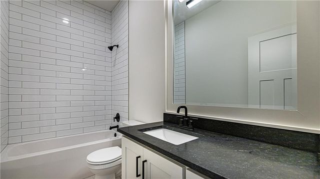 119 Teton Ridge, Lake Winnebago, MO 64034