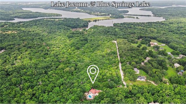 2210 SW Opossum Hollow Road, Blue Springs, MO 64015