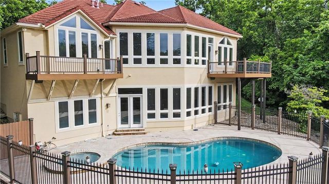 2210 SW Opossum Hollow Road, Blue Springs, MO 64015