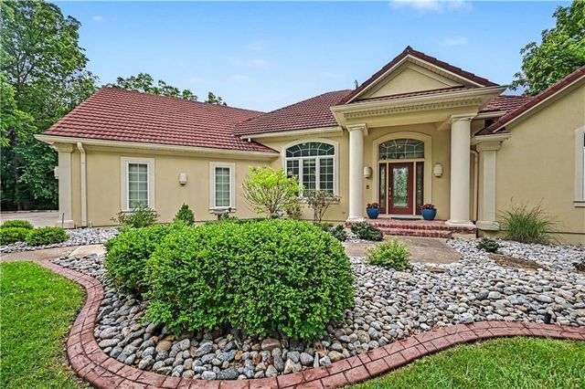 2210 SW Opossum Hollow Road, Blue Springs, MO 64015