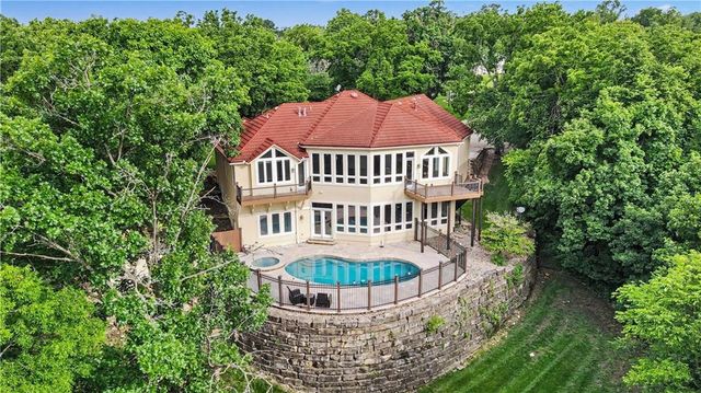 2210 SW Opossum Hollow Road, Blue Springs, MO 64015
