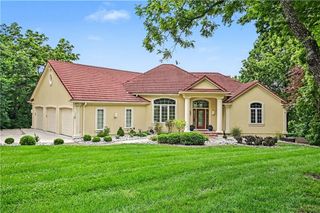 2210 SW Opossum Hollow Road, Blue Springs, MO 64015