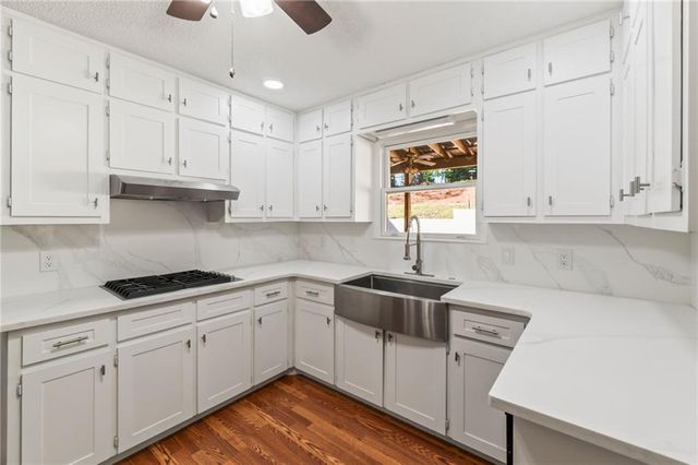 725 Nix Drive, Gainesville, GA 30501