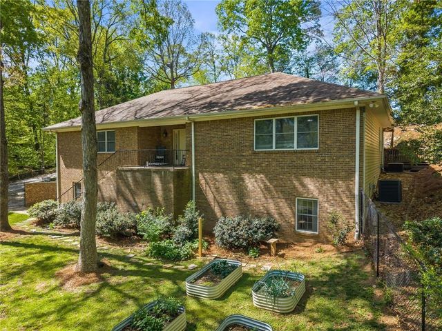 725 Nix Drive, Gainesville, GA 30501