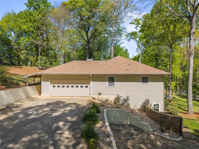 725 Nix Drive, Gainesville, GA 30501